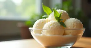 Sorvete de leite condensado caseiro: cremoso igual sorveteria com 2 ingredientes