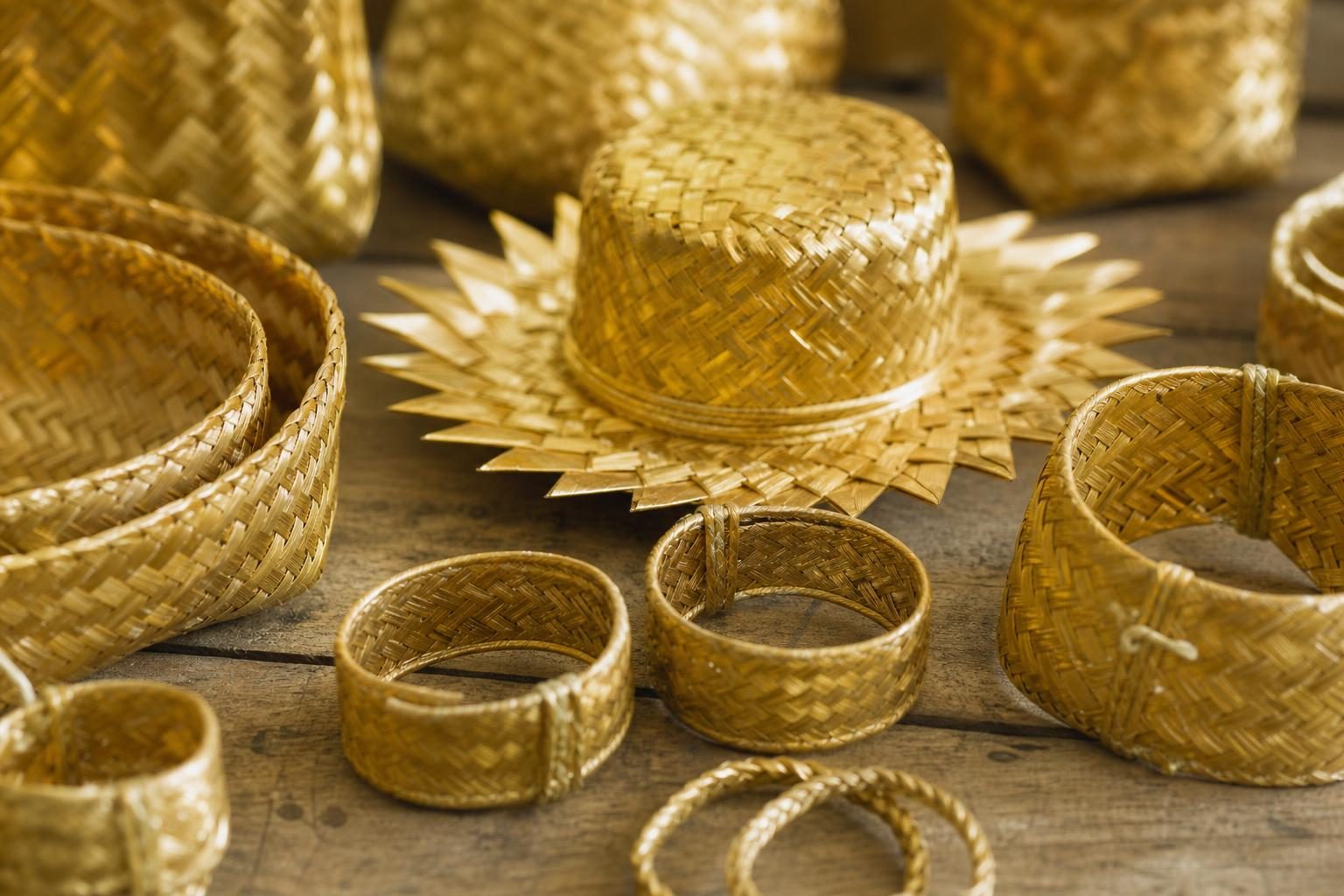 Peças de artesanato em capim dourado produzidas no Jalapão